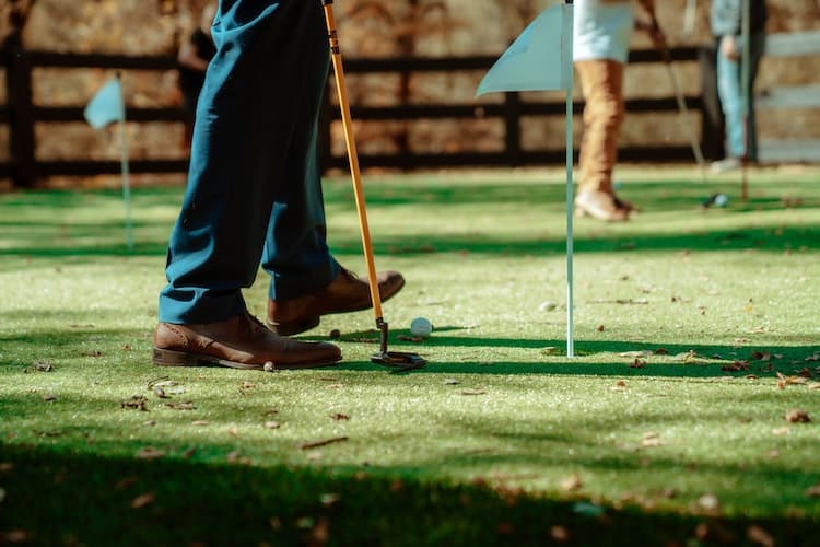 Top 5 Outdoor Putting Greens For Your Backyard in 2023